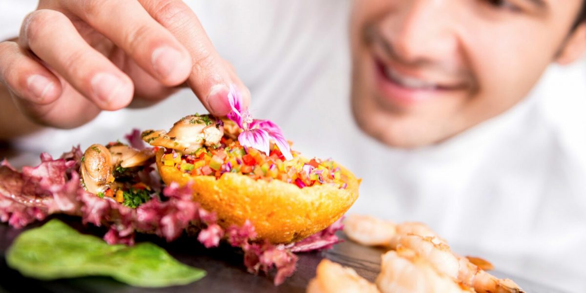 Art of food presentation in catering×600